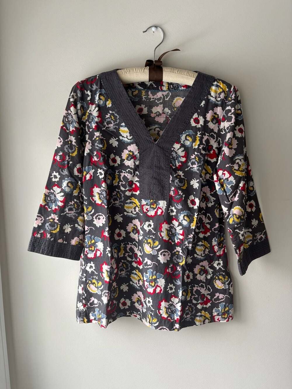 Boden Gray Floral Print Tunic Top US size 4 3/4 Sleeves 100% Cotton